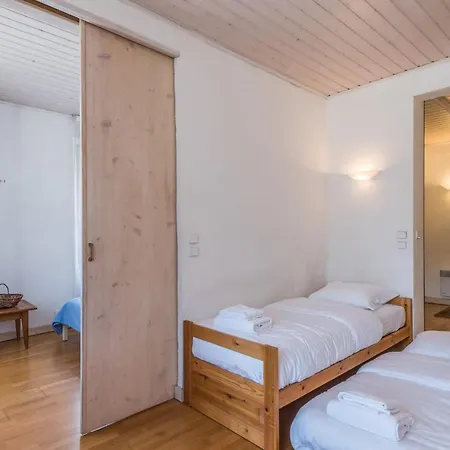 Du Mont - La Vardaffe - Welkeys Apartament *